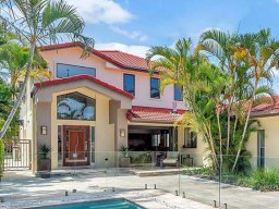 contemporary-pivot-door-and-sidelight-entries-63